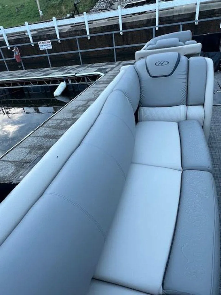 Slide: The Image of Harris 270 Grand Mariner 2019 - 8