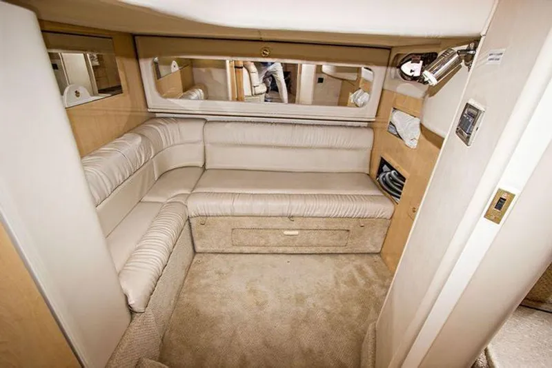 Slide: The Image of Sea Ray 410 Sundancer 2000 - 12