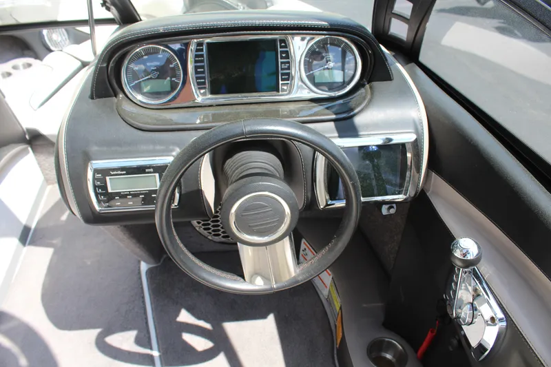 Slide: The Image of Malibu Wakesetter VLX 2011 - 10