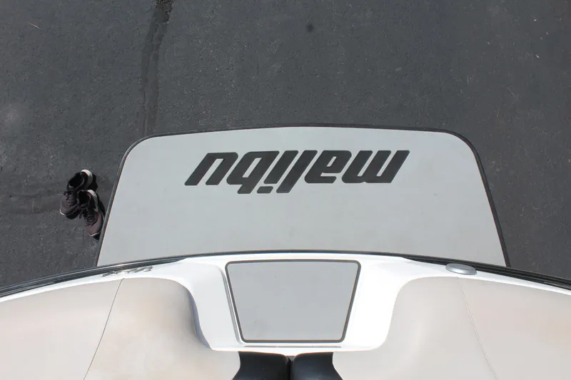 Slide: The Image of Malibu Wakesetter VLX 2011 - 19