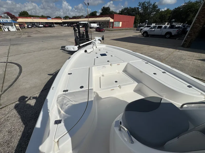 Slide: The Image of NauticStar 215XTS 2023 - 11