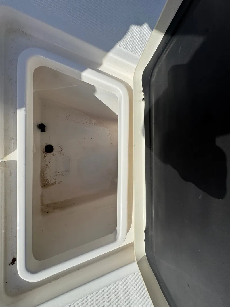 Slide: The Image of NauticStar 215XTS 2023 - 12