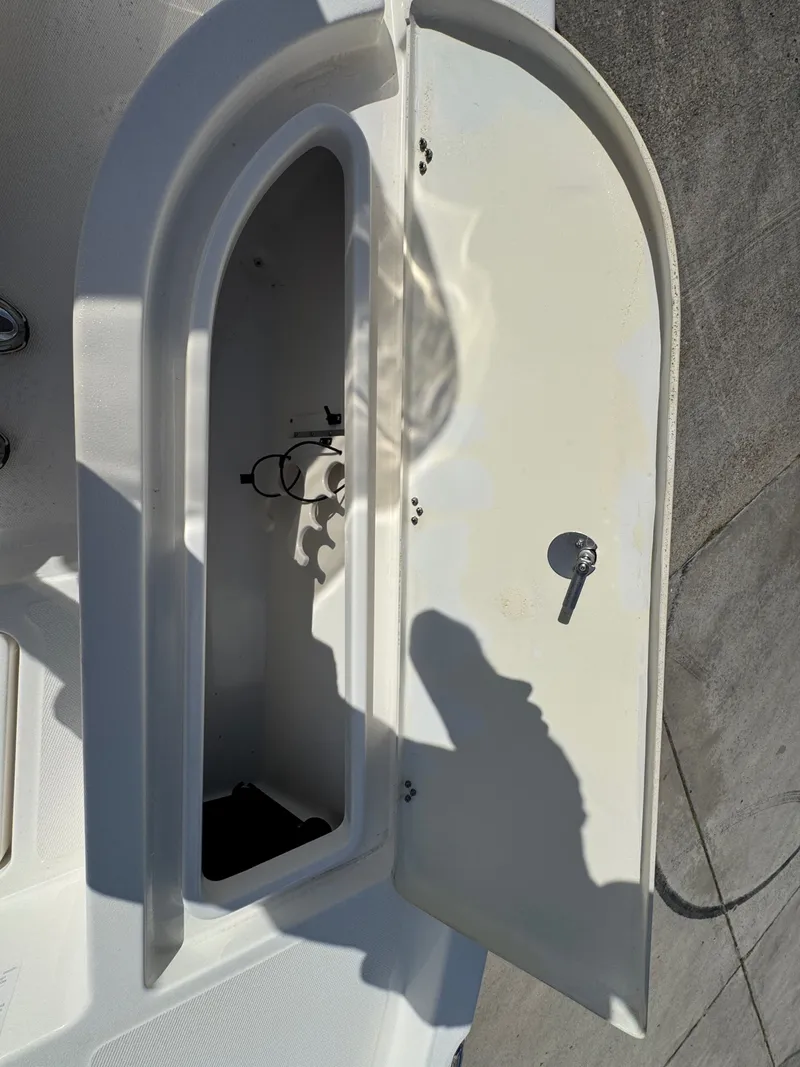 Slide: The Image of NauticStar 215XTS 2023 - 14