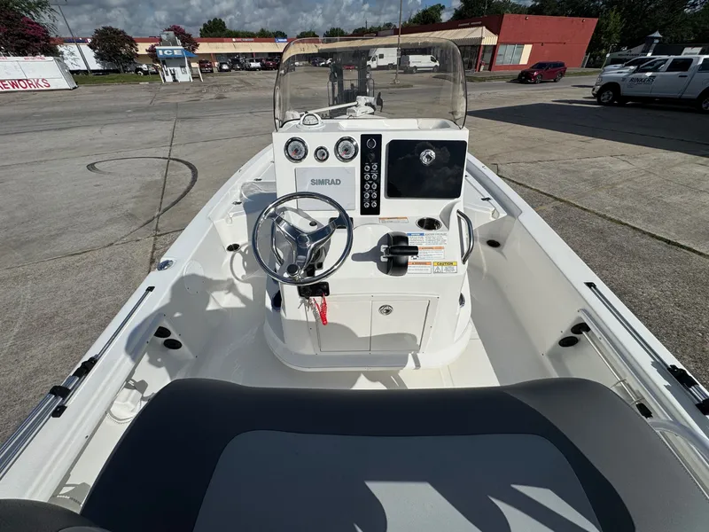 Slide: The Image of NauticStar 215XTS 2023 - 16