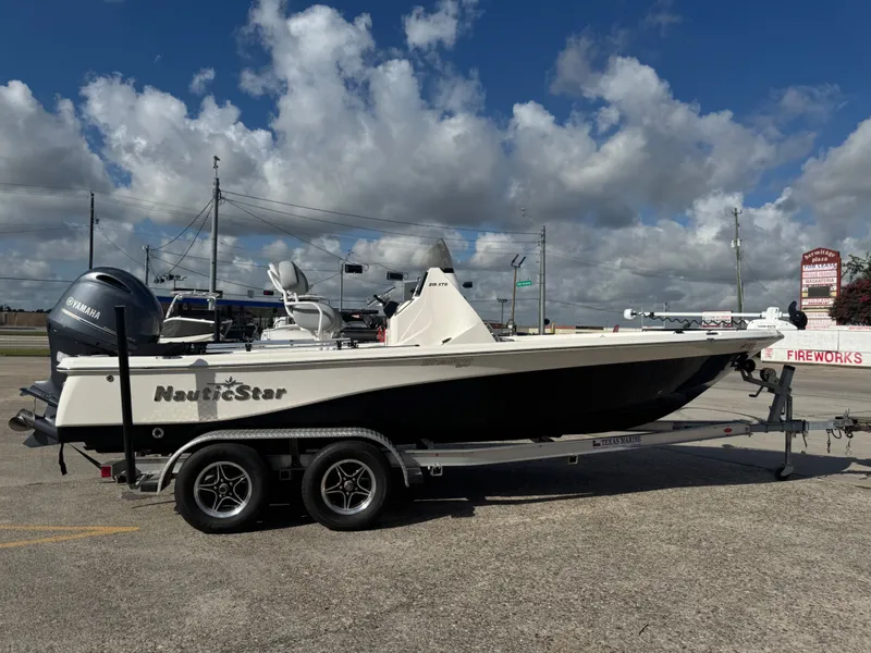 Slide: The Image of NauticStar 215XTS 2023 - 3