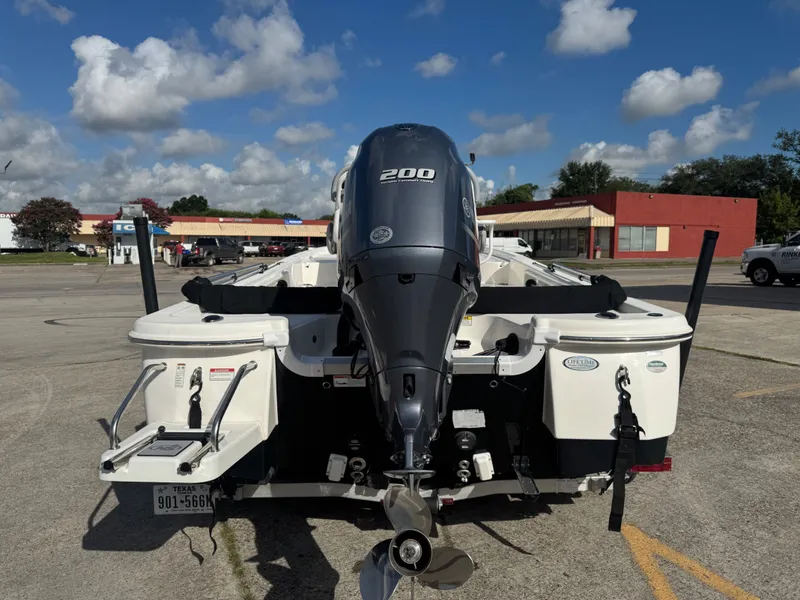 Slide: The Image of NauticStar 215XTS 2023 - 8