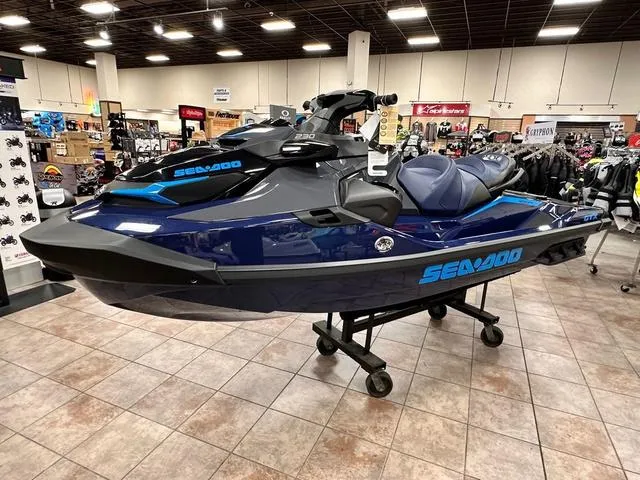 Slide: The Image of Sea-Doo GTX 230 2025 - 12