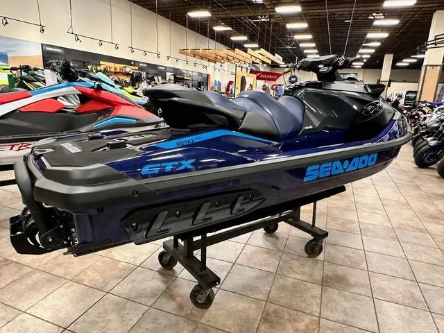 Slide: The Image of Sea-Doo GTX 230 2025 - 7