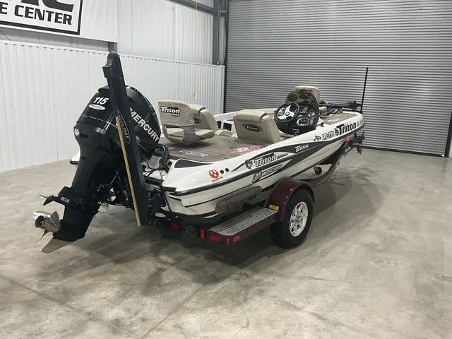 Slide: The Image of Triton TR176 2007 - 11