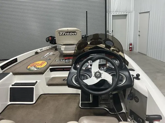 Slide: The Image of Triton TR176 2007 - 15