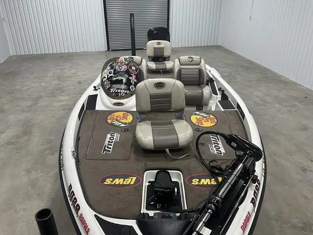 Slide: The Image of Triton TR176 2007 - 5