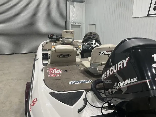 Slide: The Image of Triton TR176 2007 - 7