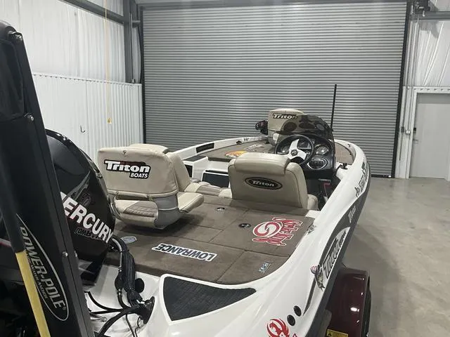 Slide: The Image of Triton TR176 2007 - 9