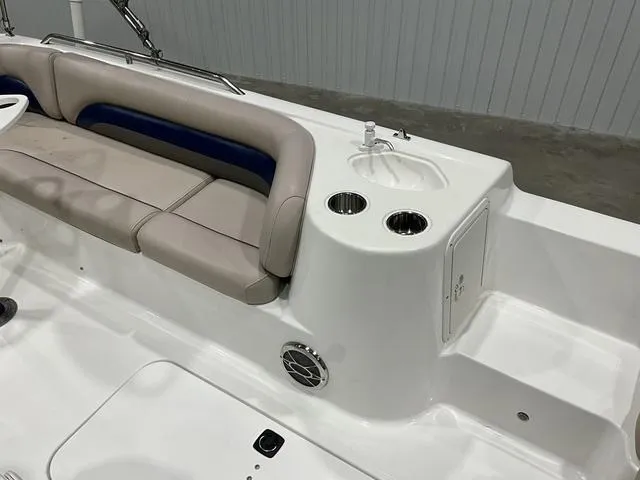 Slide: The Image of Hurricane SUNDECK SPORT 201 2013 - 13