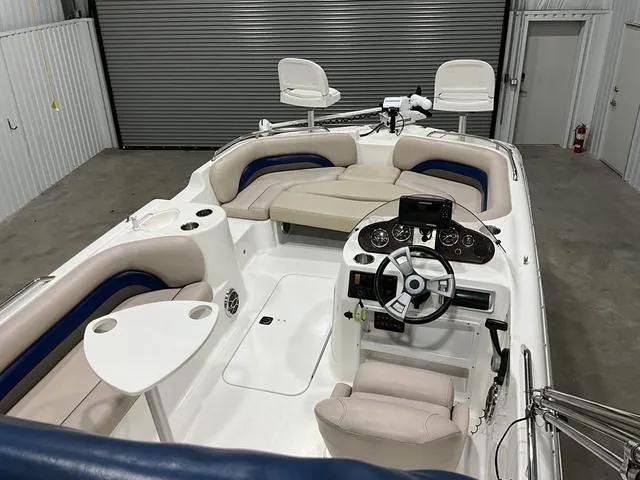 Slide: The Image of Hurricane SUNDECK SPORT 201 2013 - 16