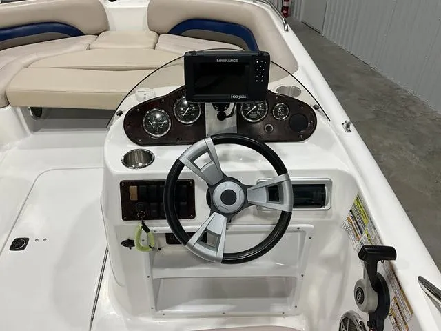 Slide: The Image of Hurricane SUNDECK SPORT 201 2013 - 20