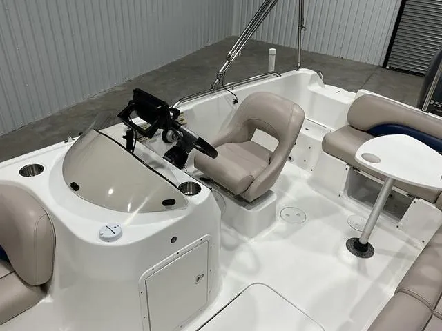 Slide: The Image of Hurricane SUNDECK SPORT 201 2013 - 7