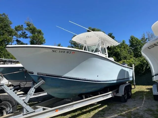 The Image of Regulator Marine 26 Forward Seating 2002 - 1