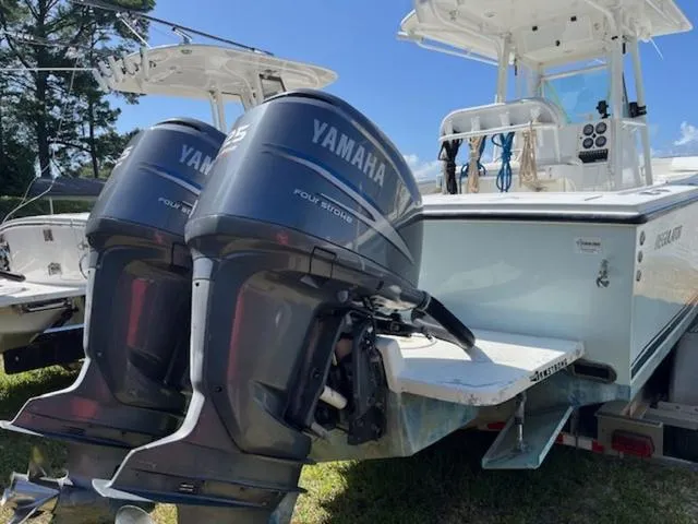 Slide: The Image of Regulator Marine 26 Forward Seating 2002 - 4