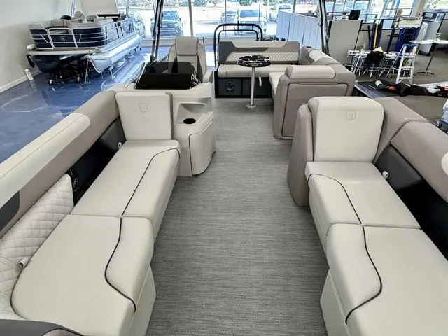 Slide: The Image of Godfrey SW 2286 SFL 2025 - 13