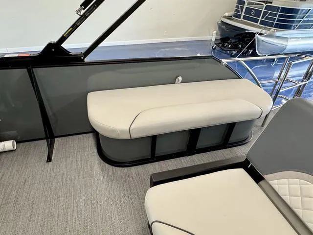 Slide: The Image of Godfrey SW 2286 SFL 2025 - 7