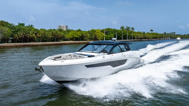 Slide: The Image of Cruisers Yachts 50 GLS 2024 - 16