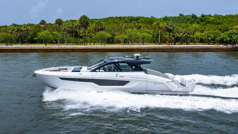 Slide: The Image of Cruisers Yachts 50 GLS 2024 - 18