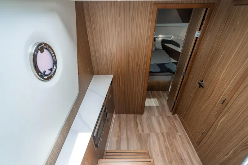 Slide: The Image of Cruisers Yachts 50 GLS 2024 - 31