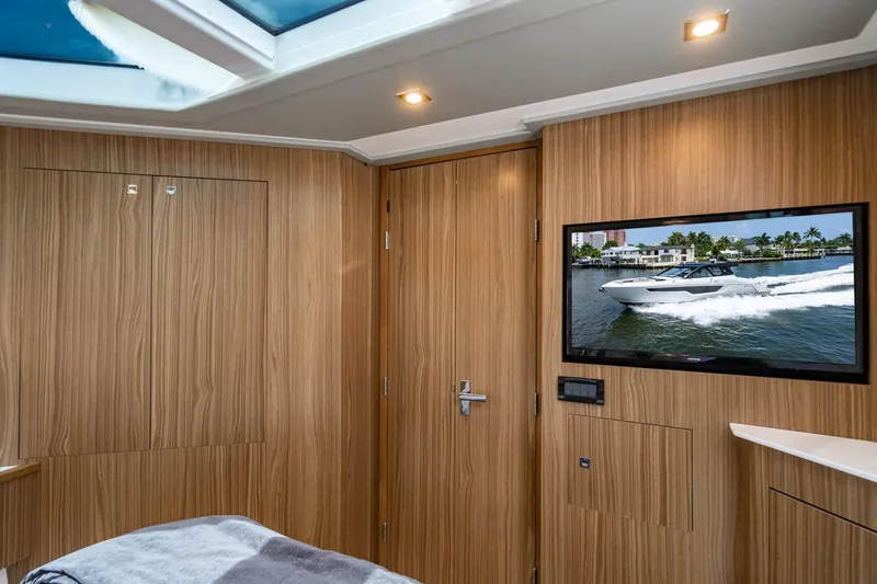 Slide: The Image of Cruisers Yachts 50 GLS 2024 - 35