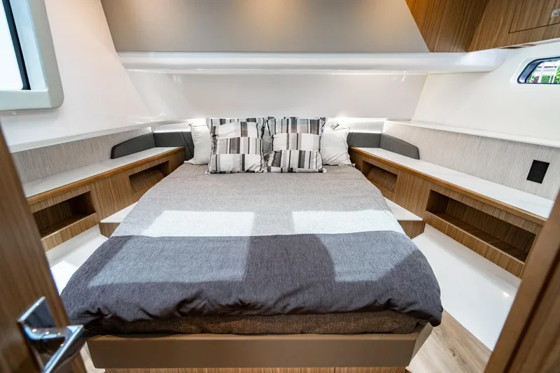 Slide: The Image of Cruisers Yachts 50 GLS 2024 - 36