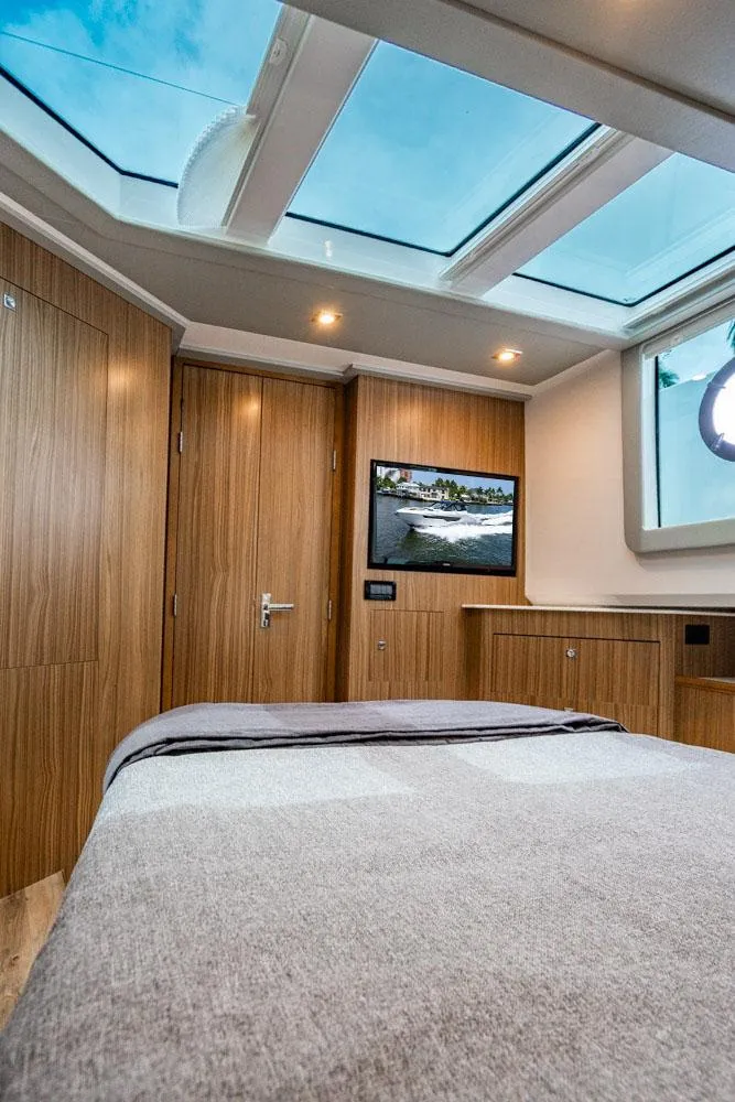 Slide: The Image of Cruisers Yachts 50 GLS 2024 - 39