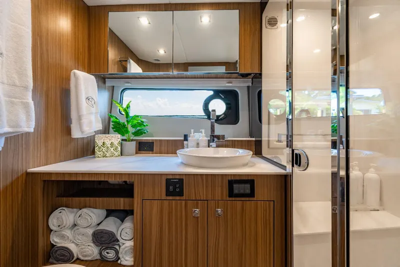 Slide: The Image of Cruisers Yachts 50 GLS 2024 - 41