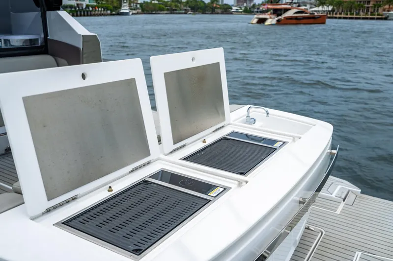 Slide: The Image of Cruisers Yachts 50 GLS 2024 - 59