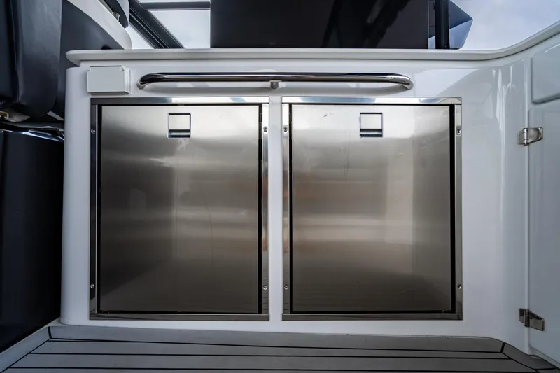 Slide: The Image of Cruisers Yachts 50 GLS 2024 - 82