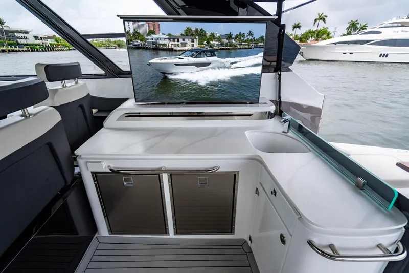 Slide: The Image of Cruisers Yachts 50 GLS 2024 - 86