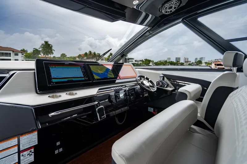 Slide: The Image of Cruisers Yachts 50 GLS 2024 - 87