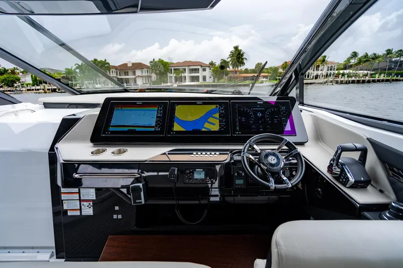 Slide: The Image of Cruisers Yachts 50 GLS 2024 - 89