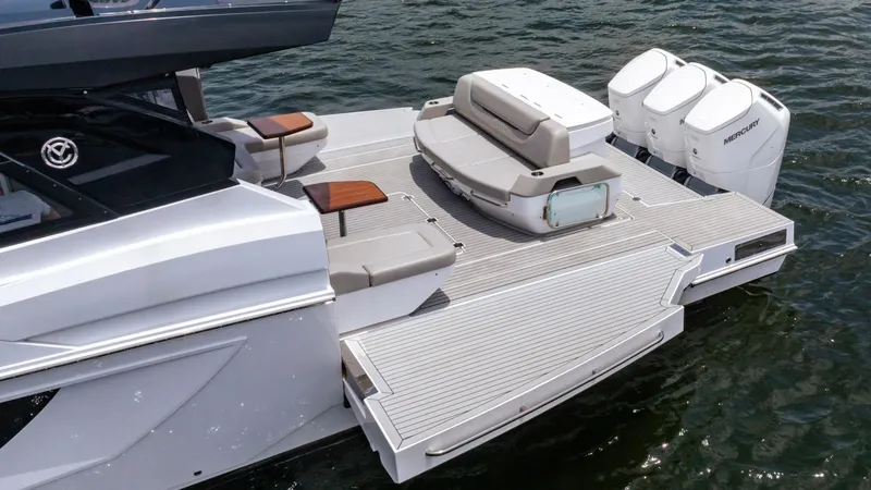 Slide: The Image of Cruisers Yachts 50 GLS 2024 - 9