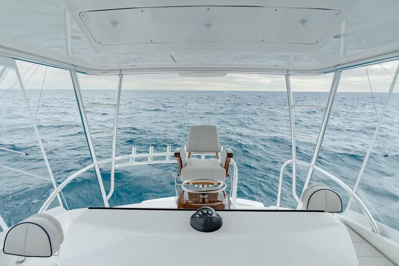 Slide: The Image of Viking 46 Billfish Helm - 12