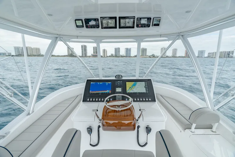 Slide: The Image of Viking 46 Billfish Helm - 9