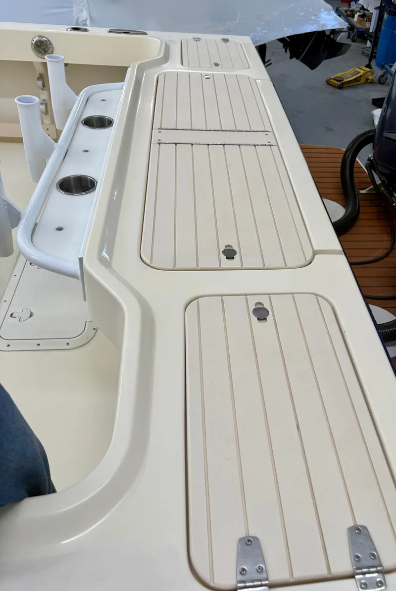 Slide: The Image of Parker 2820 XLD Sport Cabin 2008 - 19