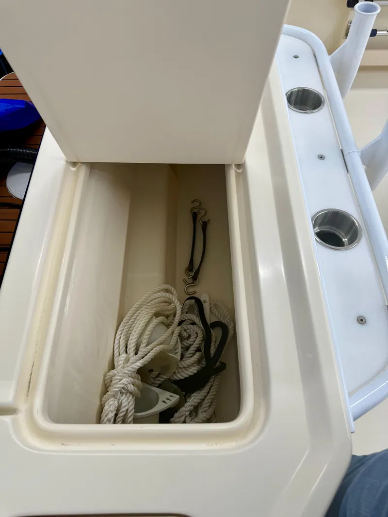 Slide: The Image of Parker 2820 XLD Sport Cabin 2008 - 22