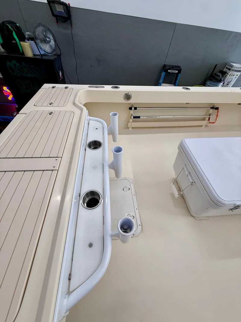 Slide: The Image of Parker 2820 XLD Sport Cabin 2008 - 25