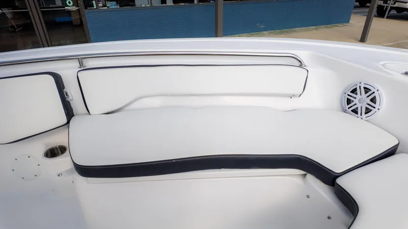 Slide: The Image of Tidewater 198 CC Adventure 2026 - 17