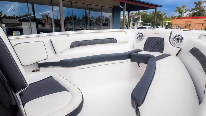 Slide: The Image of Tidewater 232 CC Adventure 2026 - 19