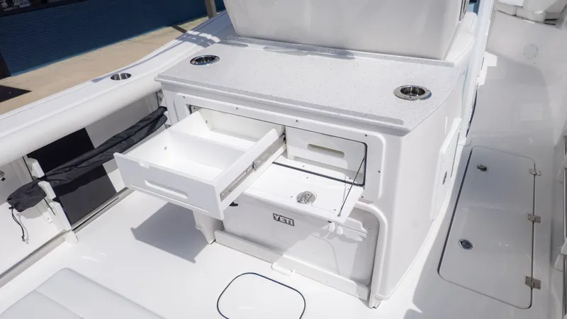 Slide: The Image of Tidewater 272 CC Adventure 2026 - 11