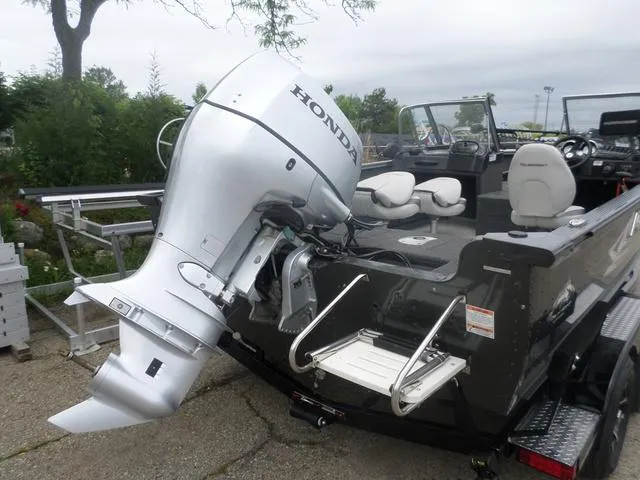 Slide: The Image of Polar Kraft Frontier 189 WT 2022 - 6