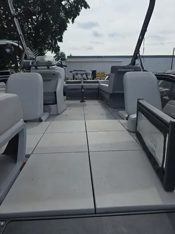 Slide: The Image of Sea-Doo SWITCH SPORT 18' 230HP 2023 - 3