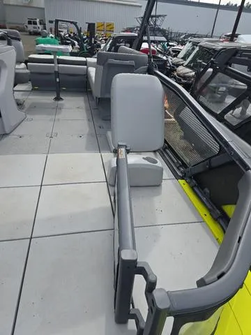 Slide: The Image of Sea-Doo SWITCH SPORT 18' 230HP 2023 - 4