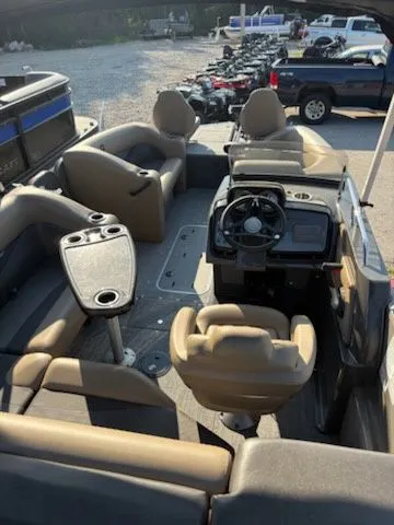 Slide: The Image of Princecraft Ventura 192 2025 - 4